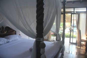 Teratai Boutique